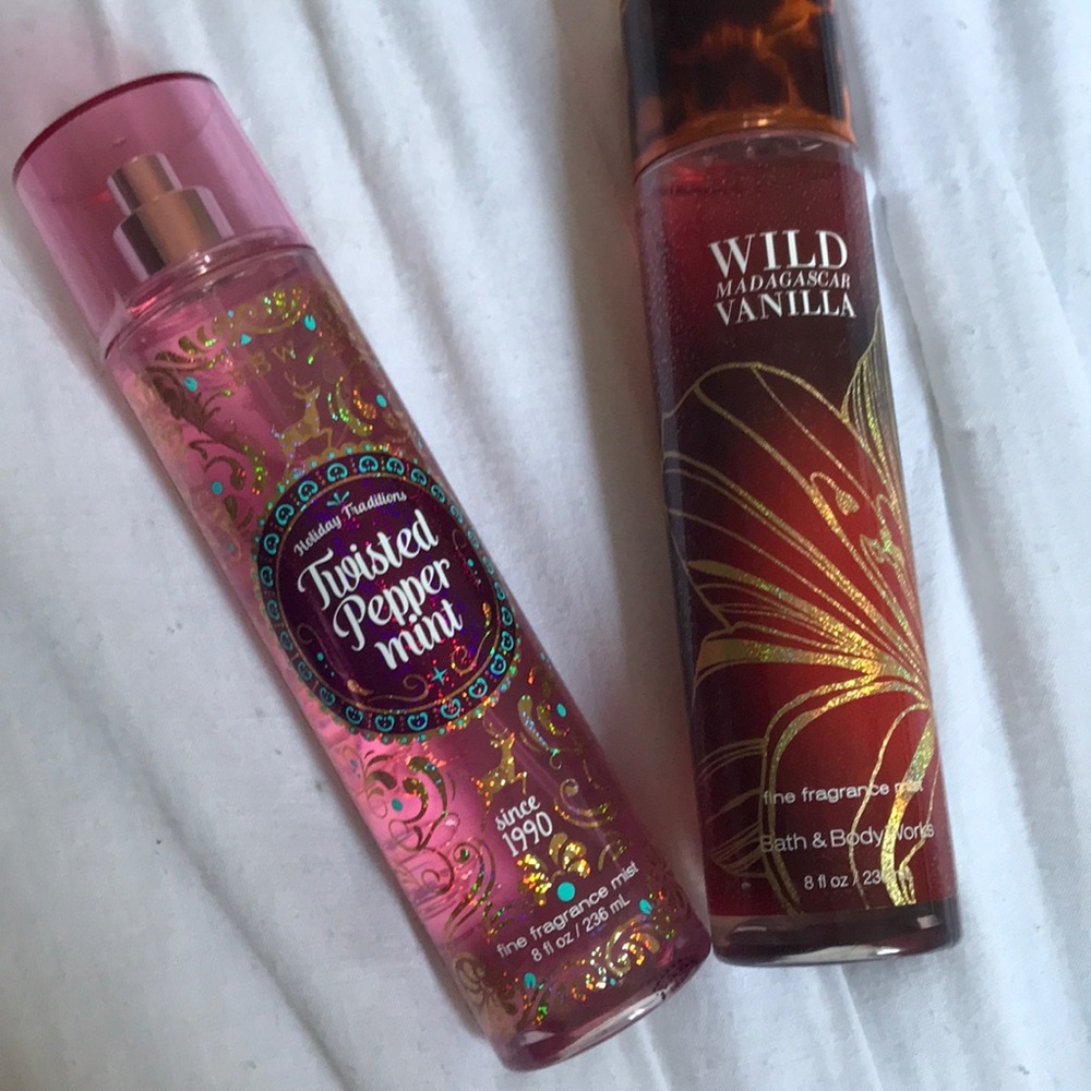 Bundle of TWO Bath & Body Works body sprays! 💕✨
